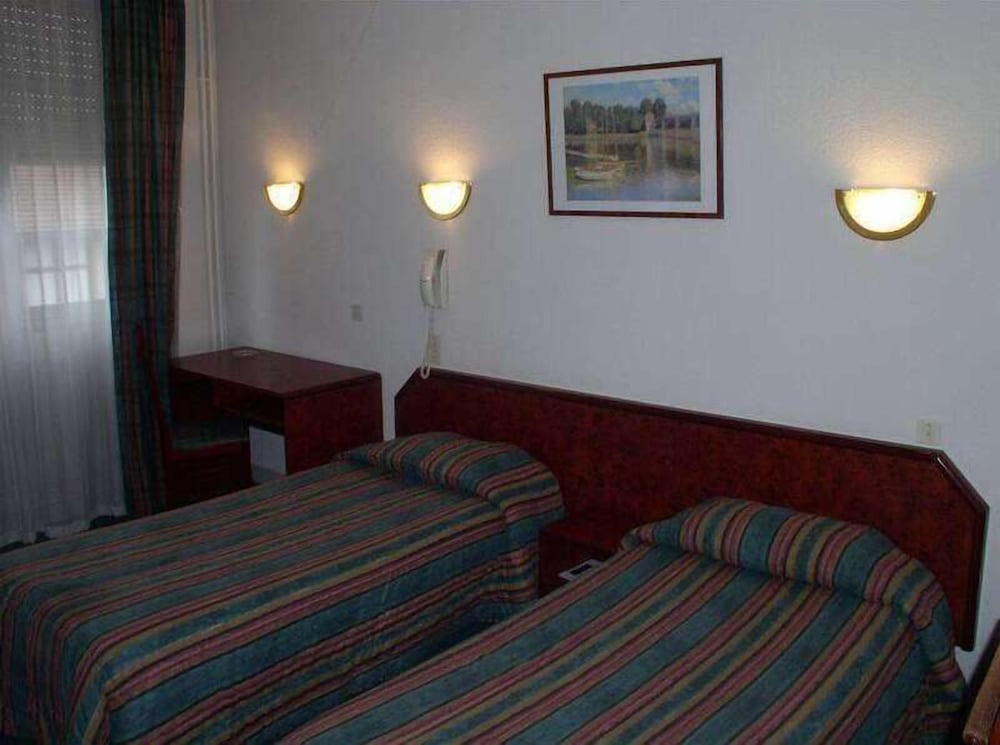Hotel de Nevers 3/25