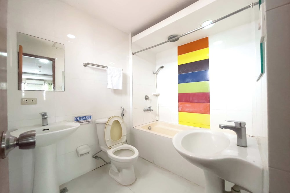 Fave Hotel Angeles City 37/37