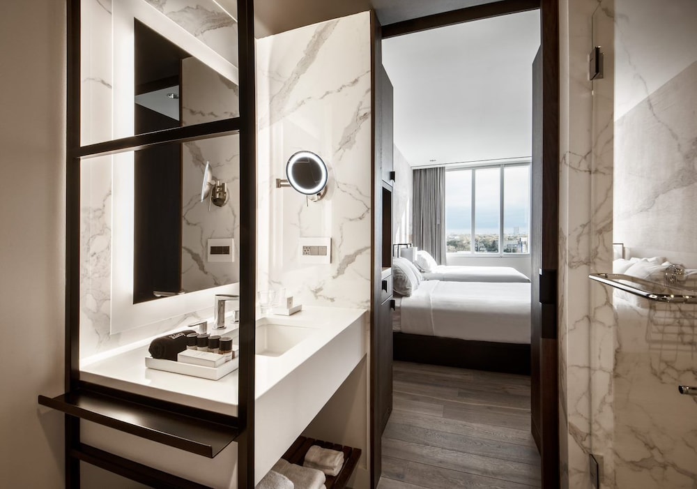 The Hotel At Midtown 23/45