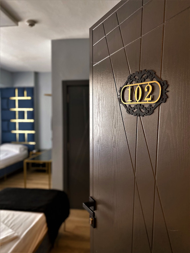 Orange Airport Hotel 33/45