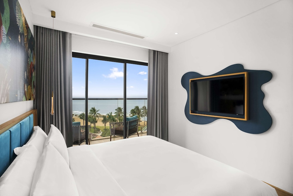 SUPERIOR, TWIN BEDS, SEA VIEW