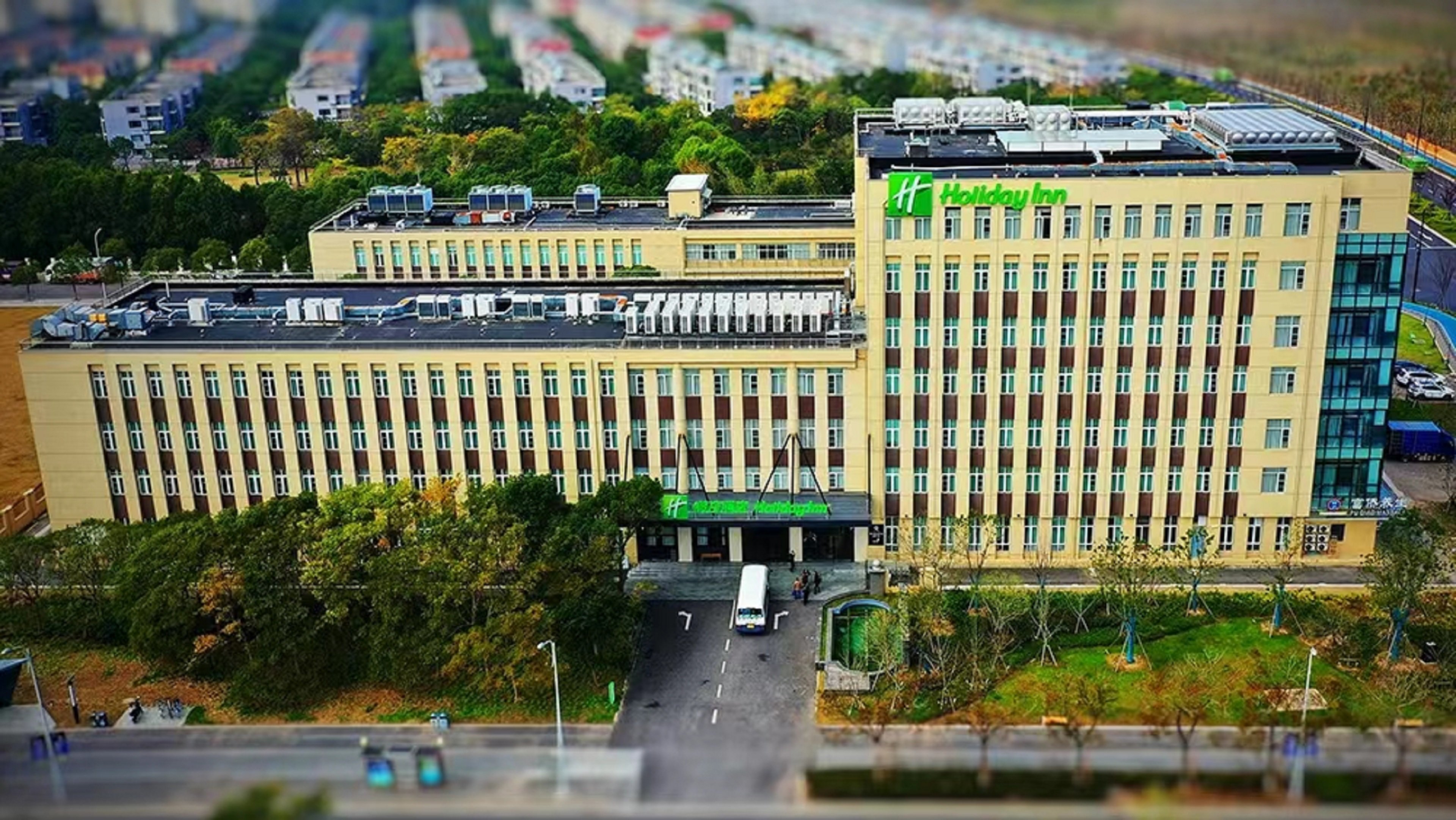 Holiday Inn Shanghai Dishui Lake 1/50