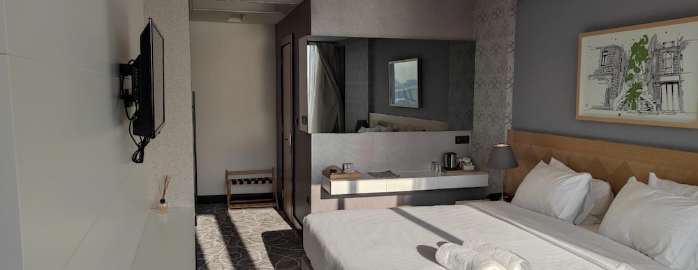 Four G Hotel 24/50