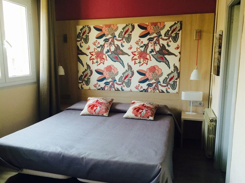 Hotel Ginebra 4/39