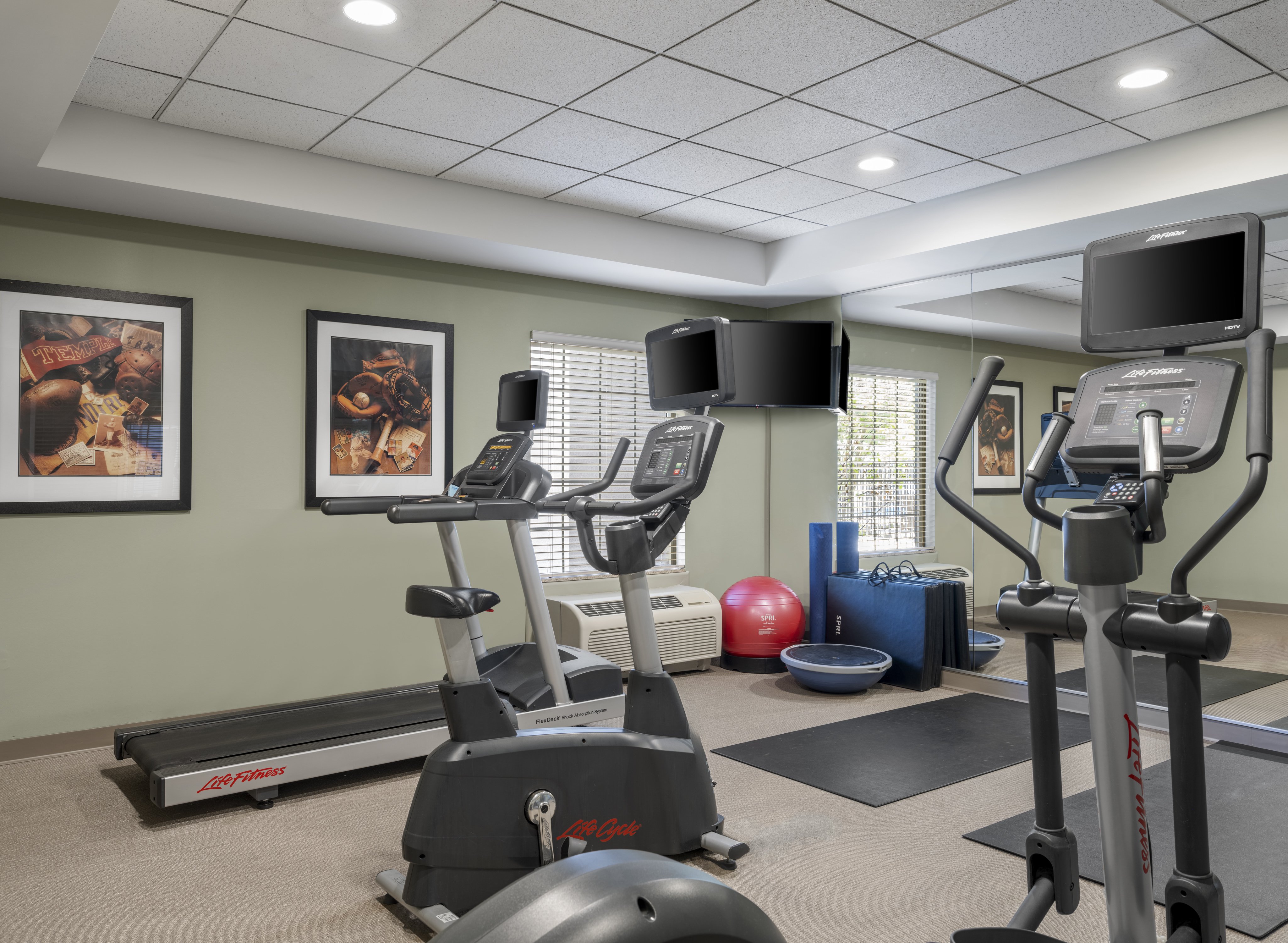 Staybridge Suites Indianapolis Airport 30/70