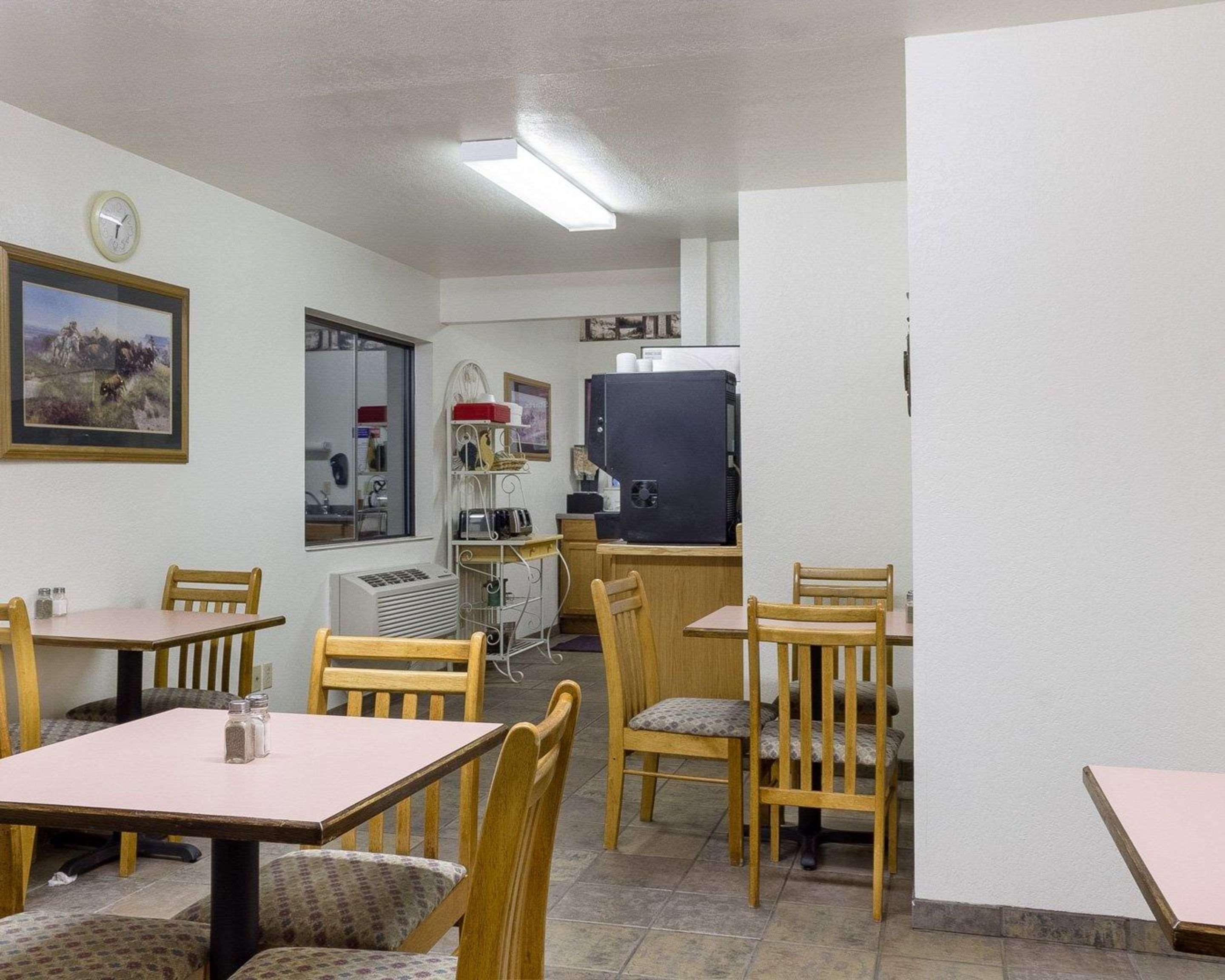 Royal Inn Keystone (ex Econo Lodge Near Mt. Rushmore Memorial) 19/20