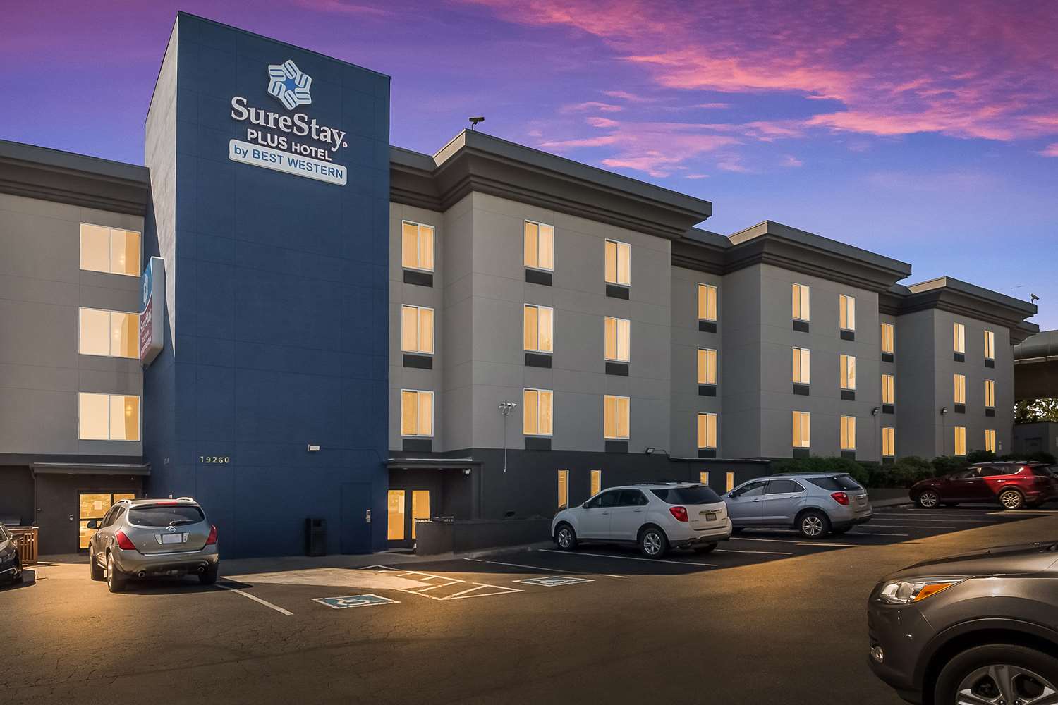SureStay Plus Hotel by Best Western SeaTac Airport 30/30