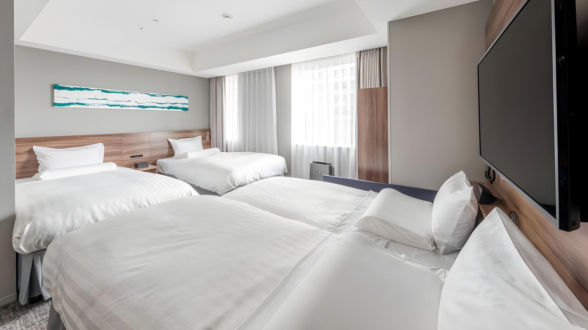 Premier, Twin Beds, Two Extra Beds