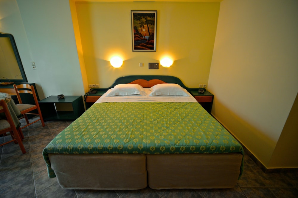 Odeon Hotel 13/50