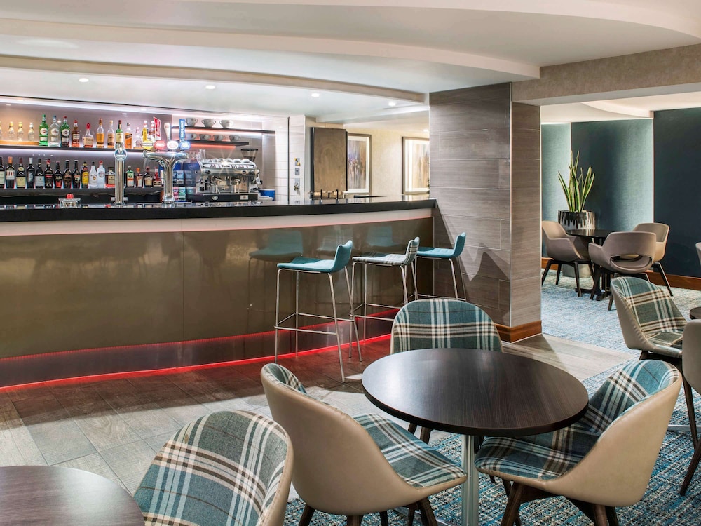 Mercure London Heathrow 53/68