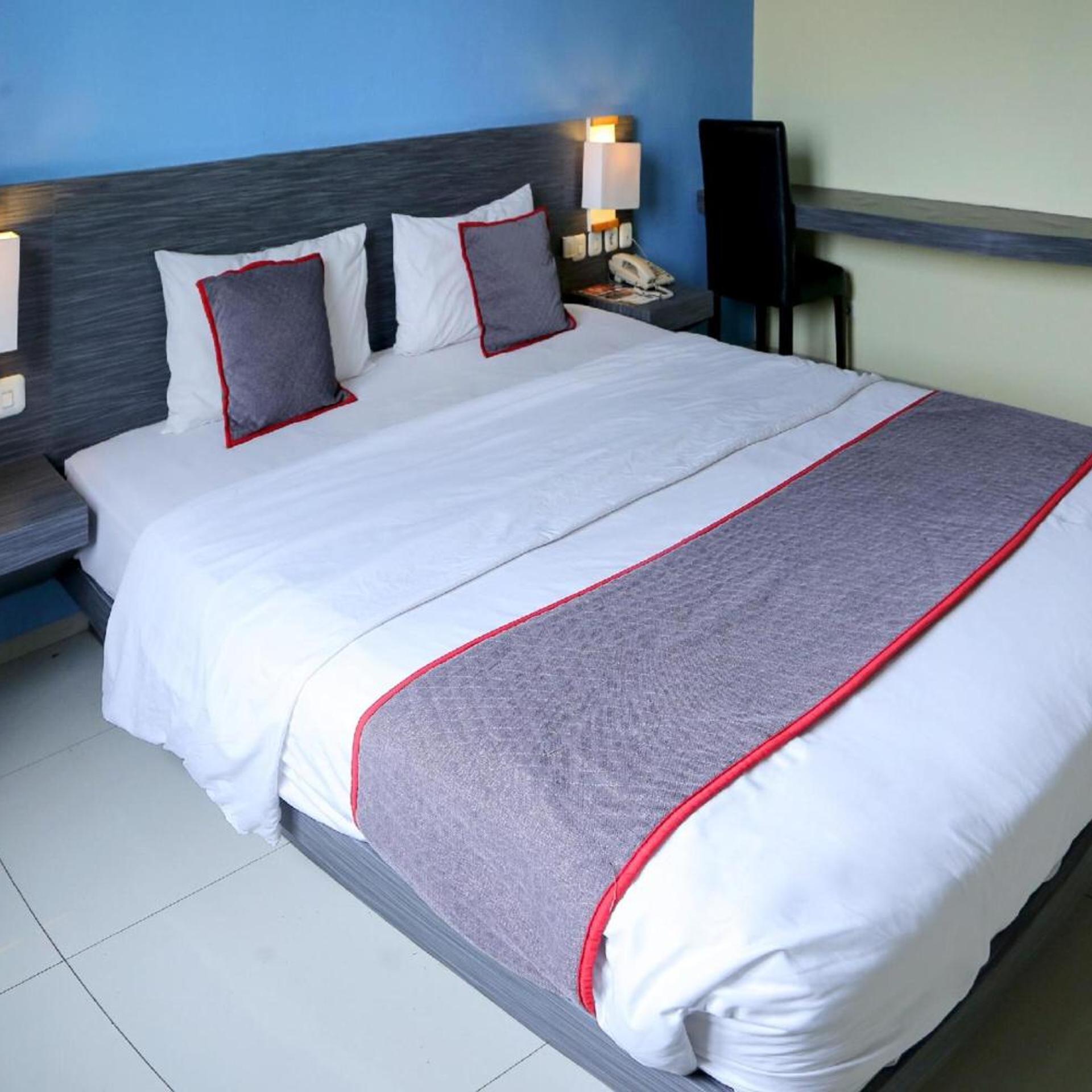 غرفة ديلوكس بسرير كينج، Super OYO Townhouse OAK Hotel Fiducia Pondok Gede 4/5