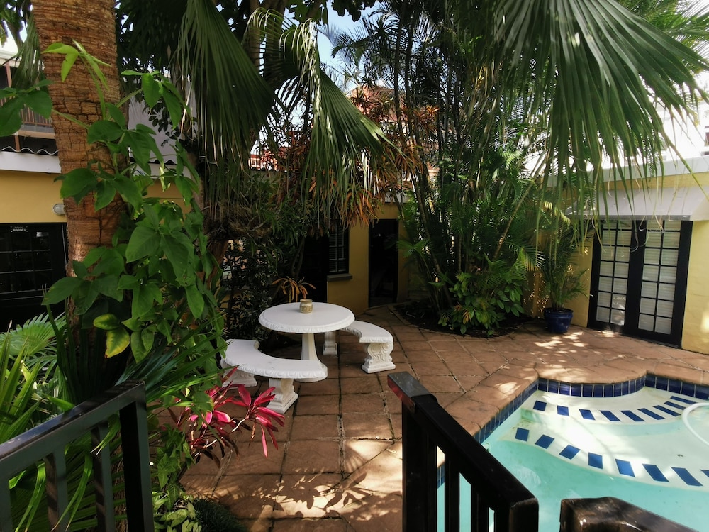 Madeline Grove Bed and Breakfast 35/48