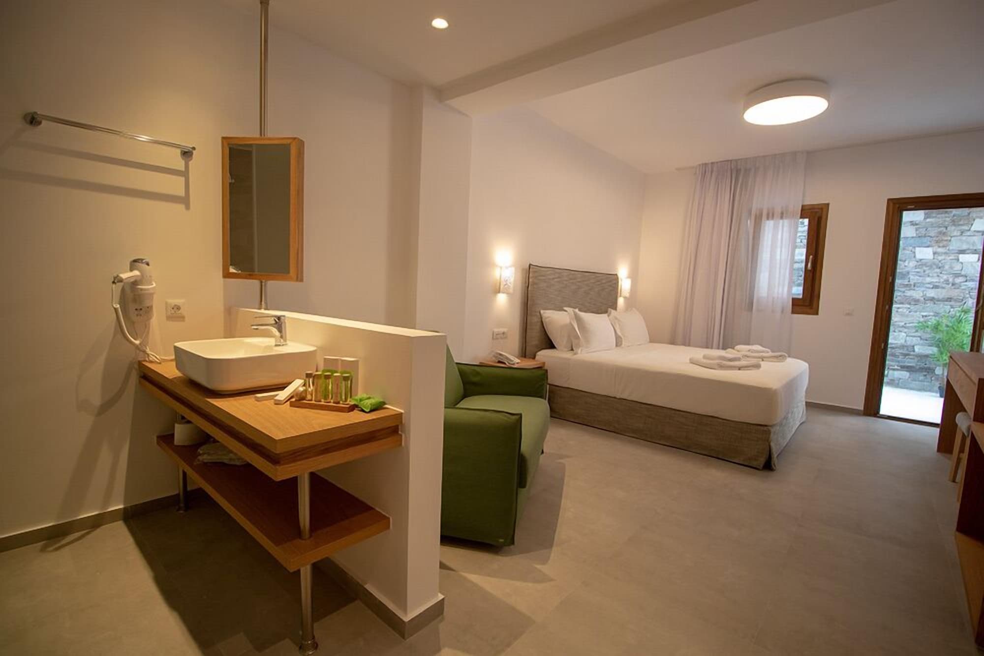 Superior, Suite, King Bed, Outdoor Pool, Sofa