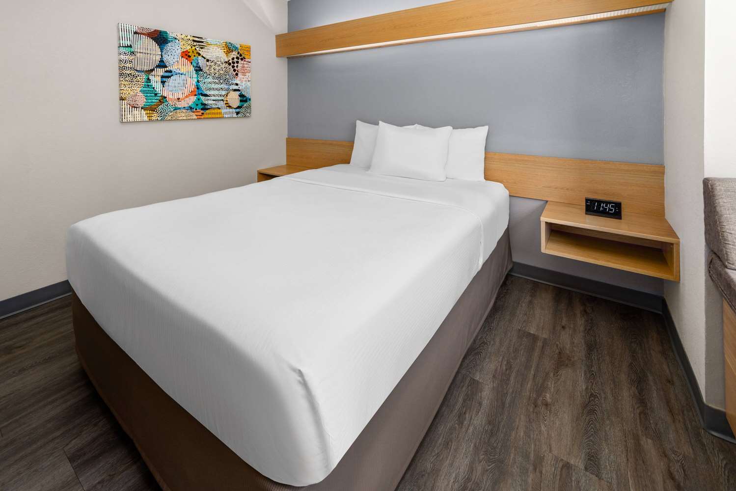 Microtel Inn & Suites by Wyndham Raleigh Durham Airport 11/32