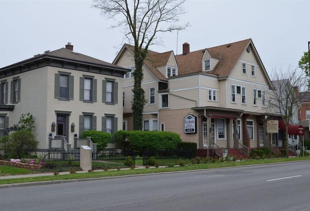 LaSalle Bed & Breakfast thumb 2