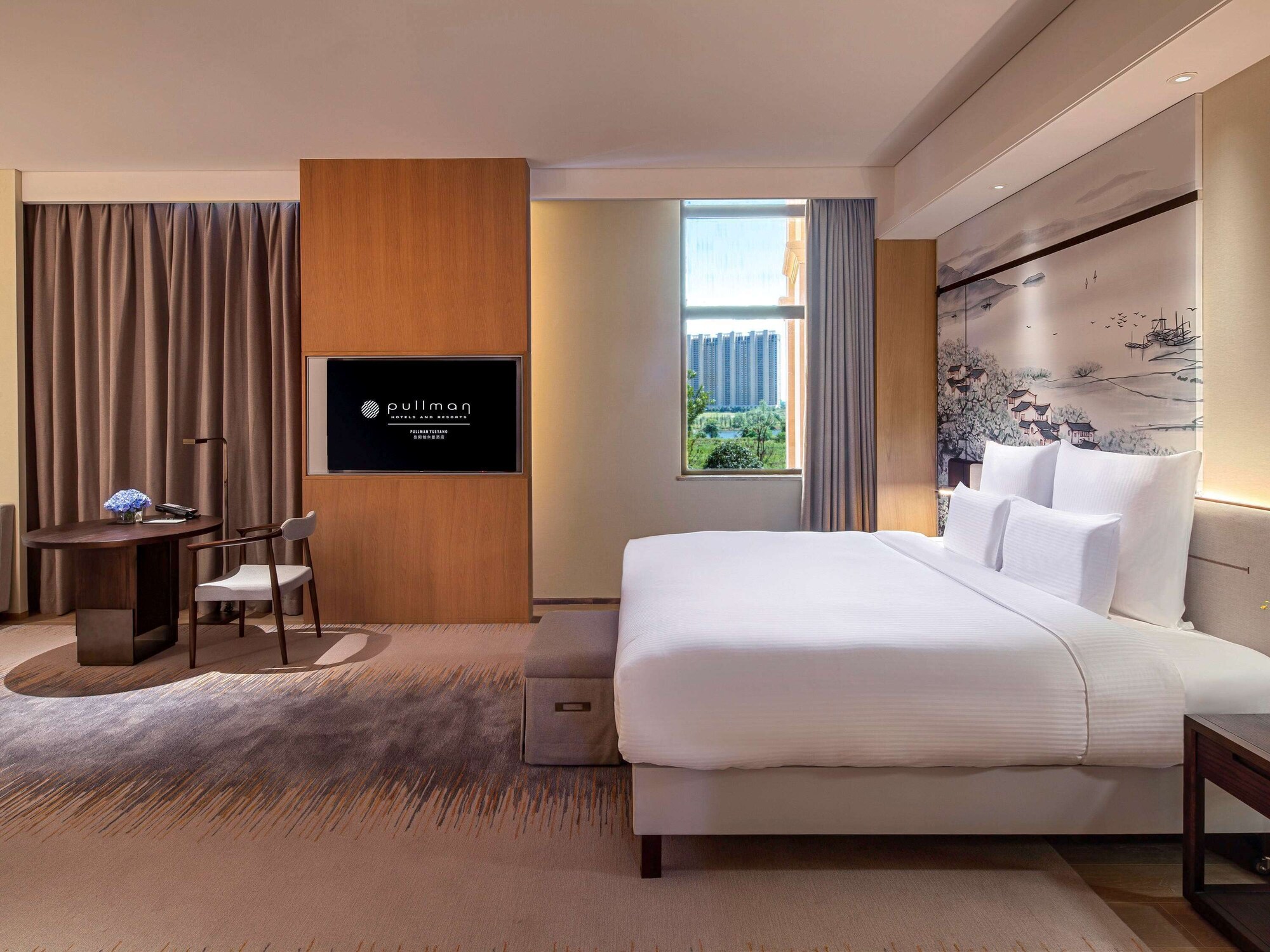 Deluxe, King Bed, Garden View, Balcony