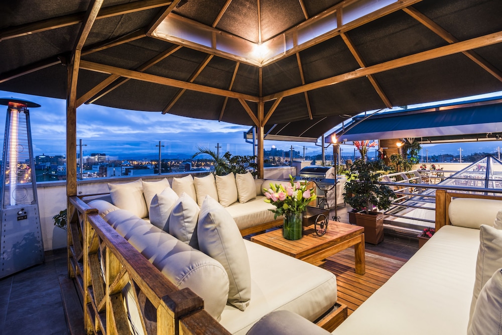 Hotel Platinum Suite 32/49
