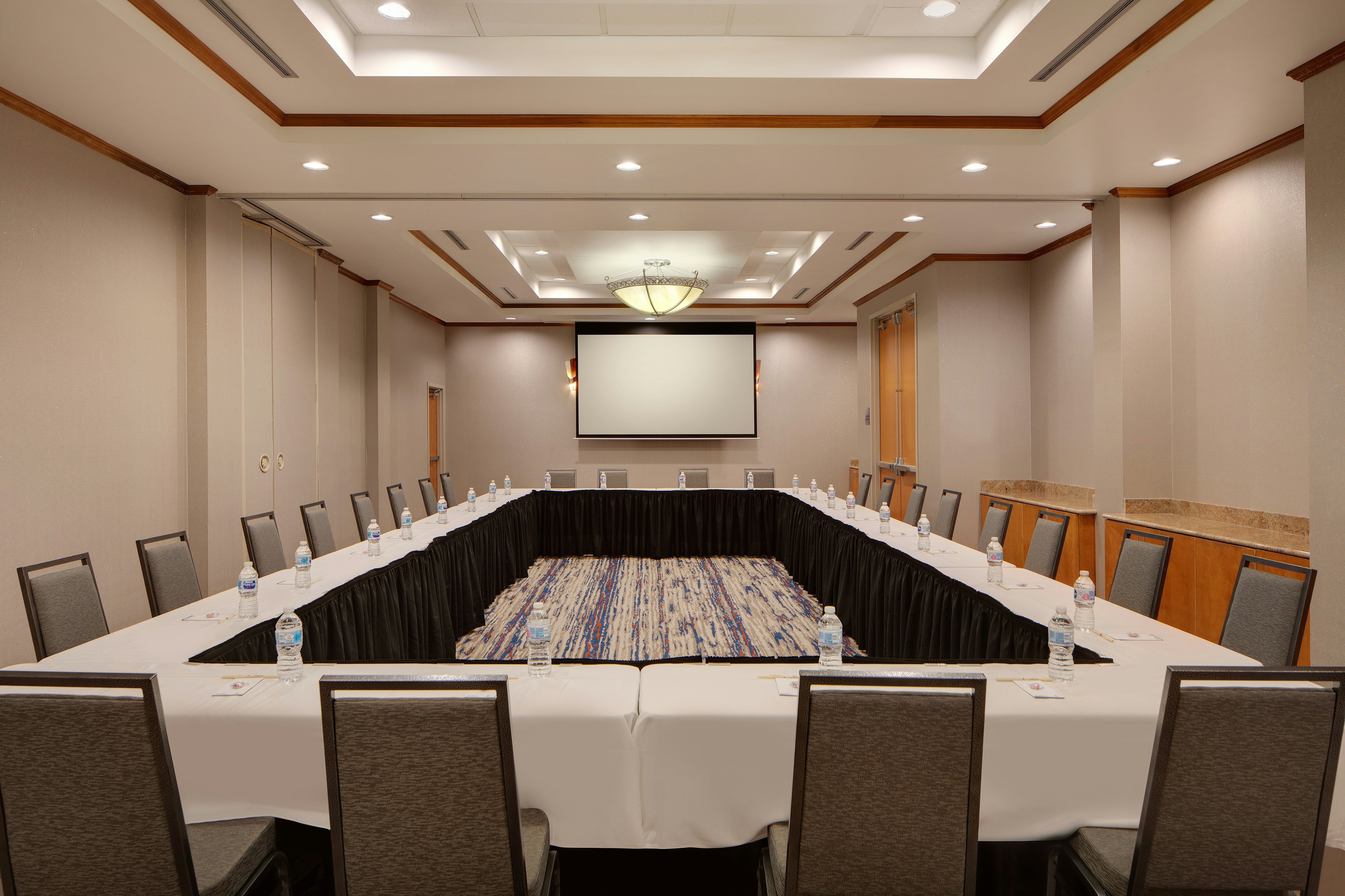 Doubletree By Hilton Richmond Airport 34/40