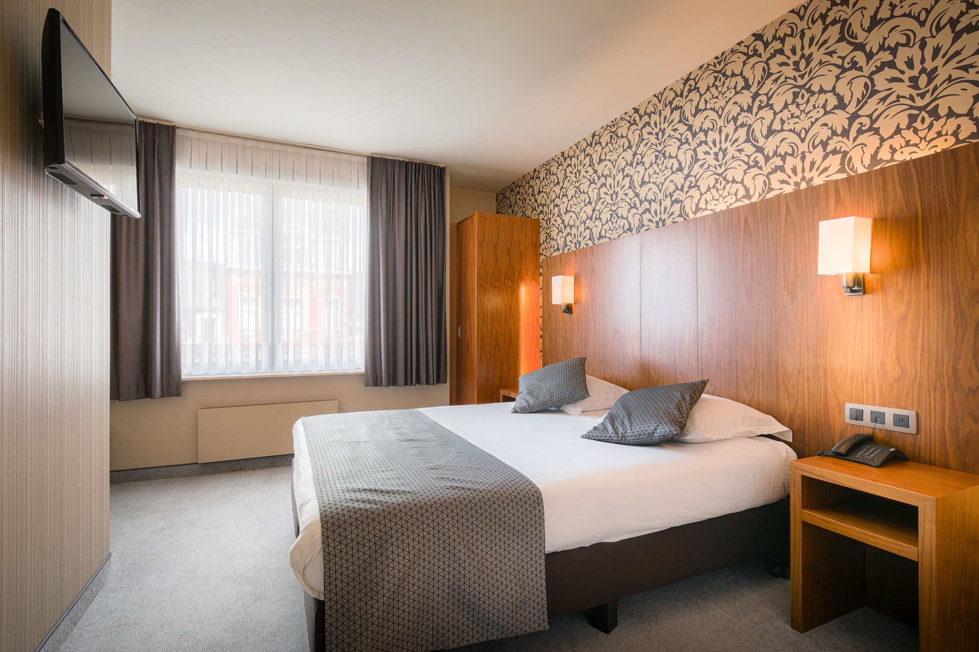 COMFORT, DOUBLE BED