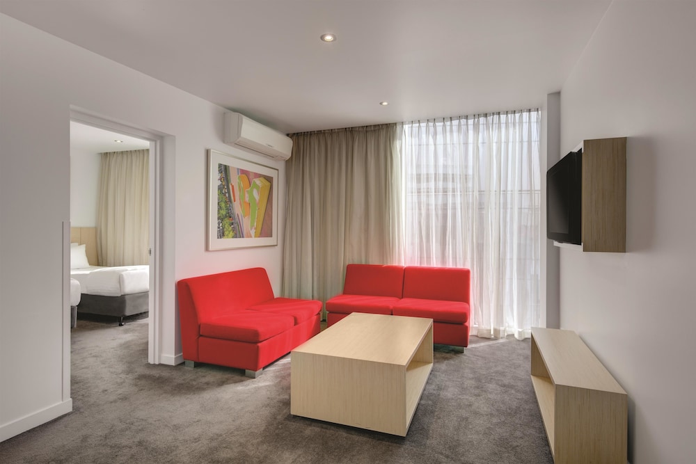 Travelodge Hotel Melbourne Docklands 36/61