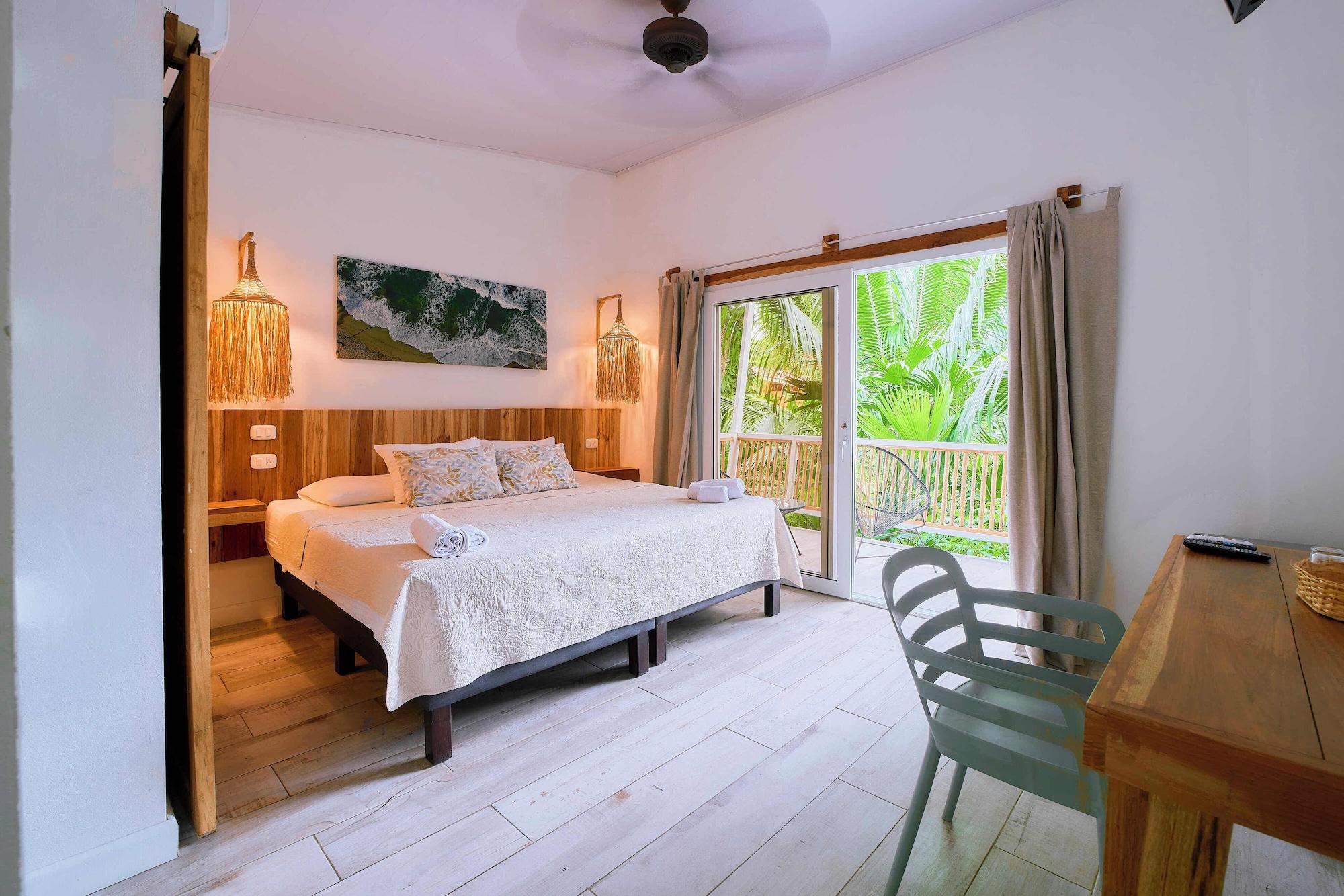 غرفة قياسية بسرير مزدوج، Cariblue Beach Jungle Resort 3/10