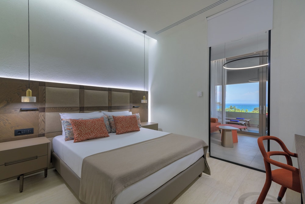 2 BEDROOMS, SUITE, SEA VIEW
