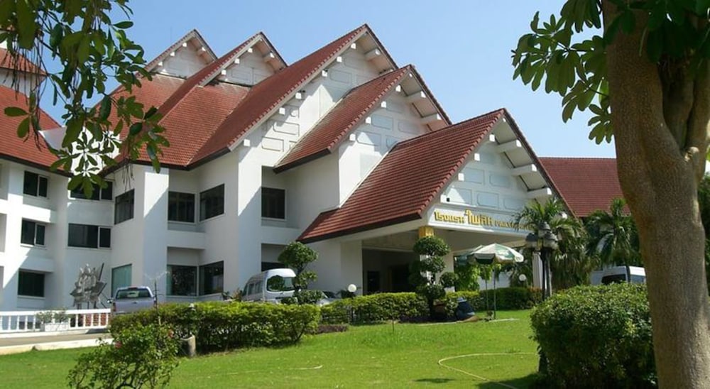 Pailyn Sukhothai 41/50