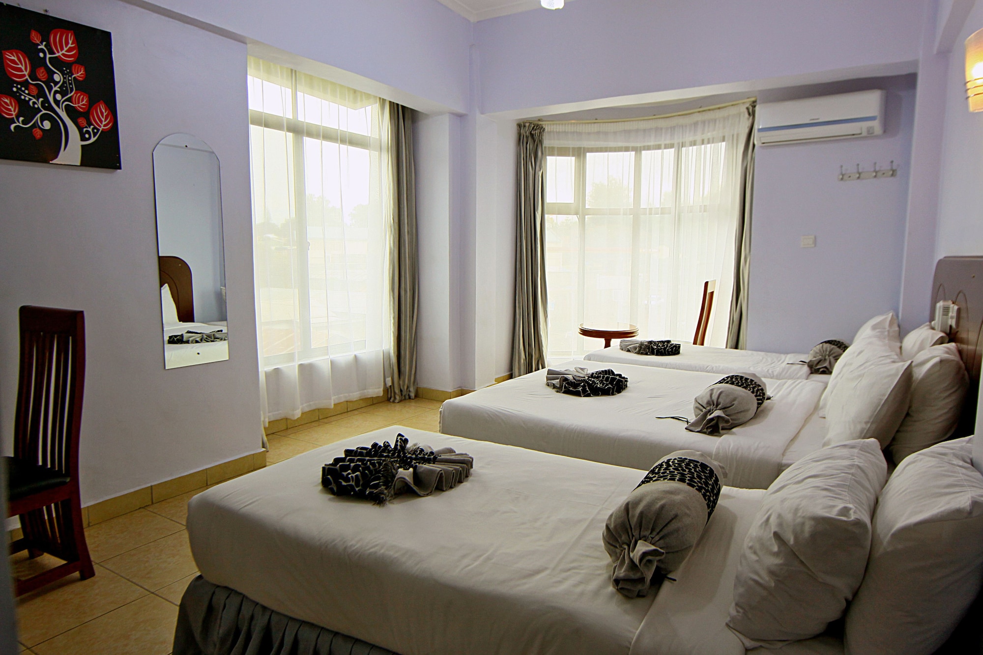 Deluxe, Twin Beds
