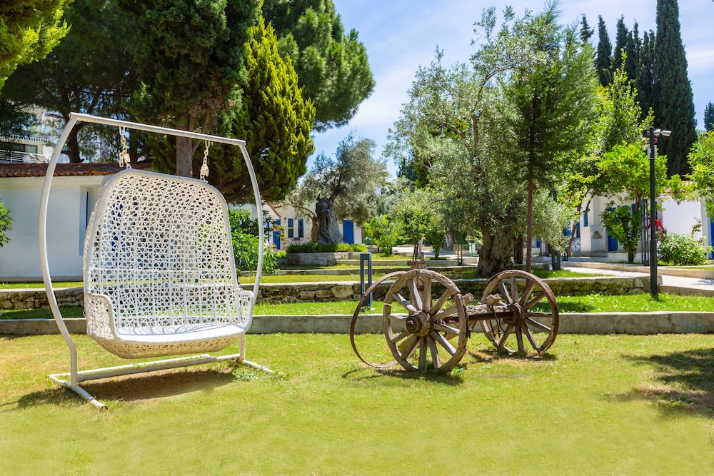 RISUS GARDEN MARINA HOTEL KUSADASI 44/48