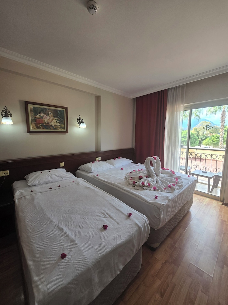STANDARD, DOUBLE OR TWIN BED