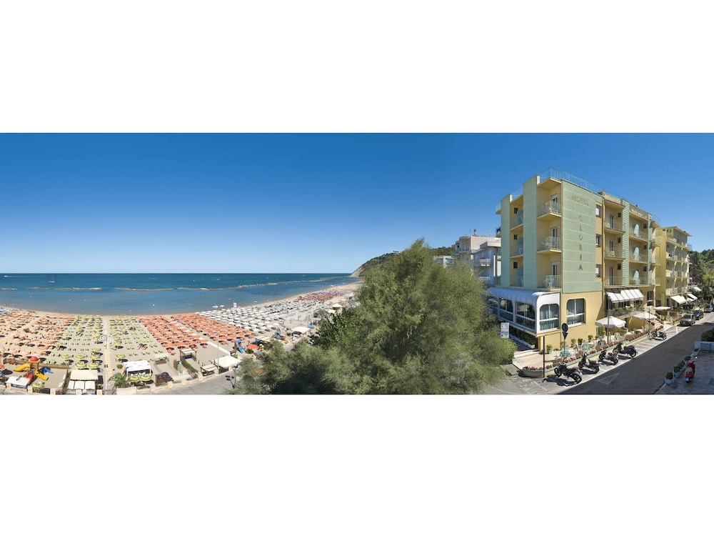 Hotel Gloria 69/74
