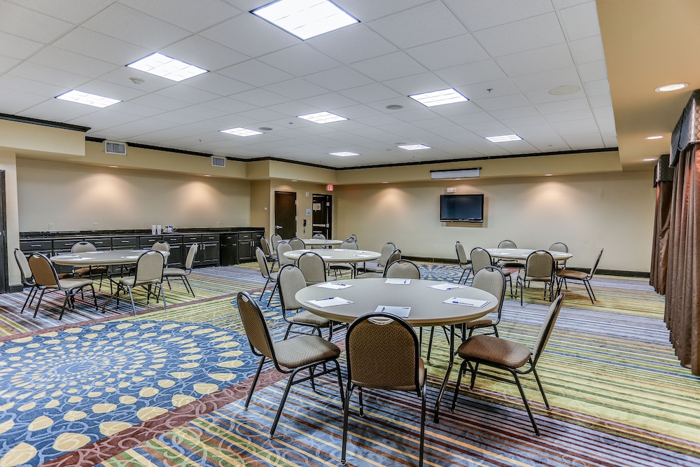 Holiday Inn Express Hotel And Suites Huntsville 55/65