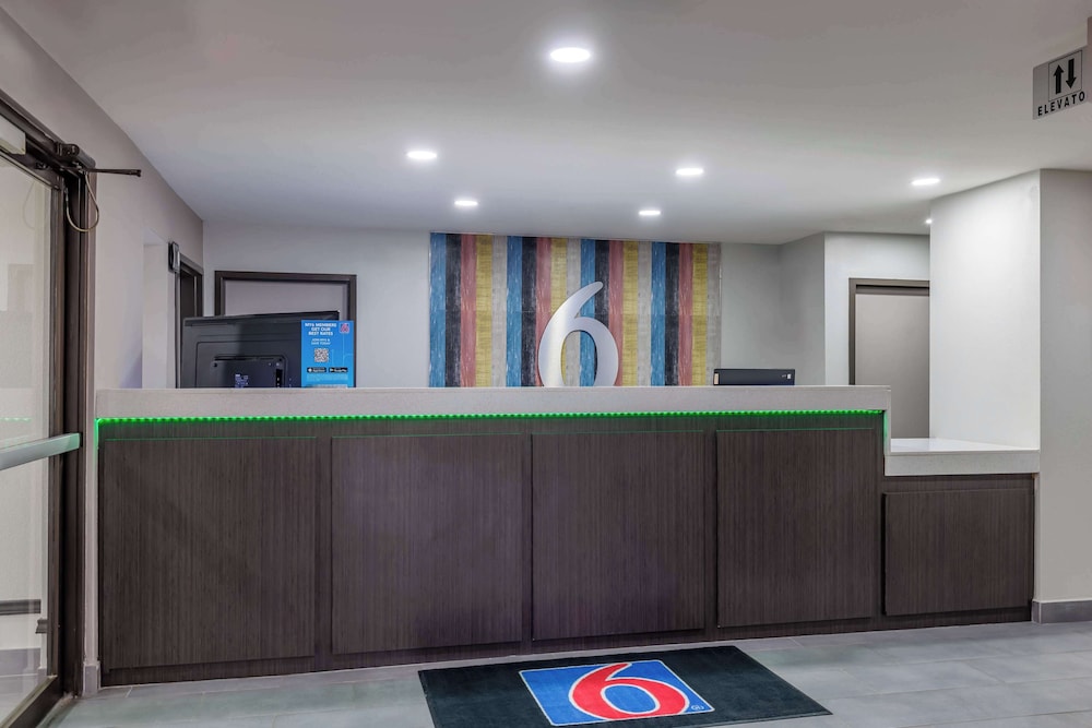 Studio6 Suites Brenham, TX photo5