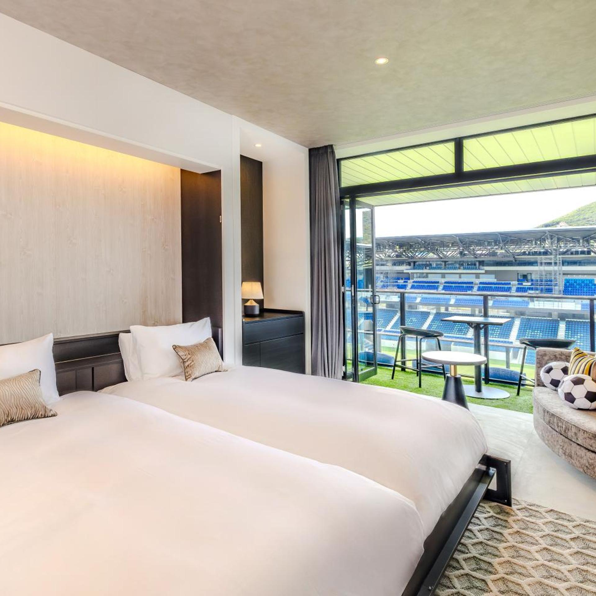 Stadium City Hotel Nagasaki 11/49
