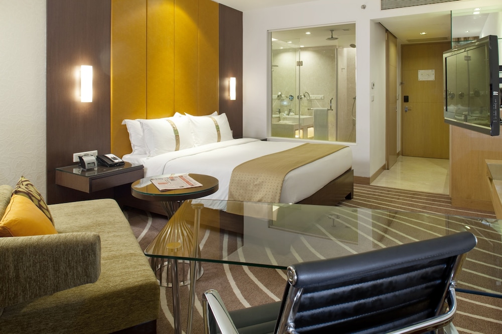 HOLIDAY INN MUMBAI INTERNATIONAL AIRPORT 26/72