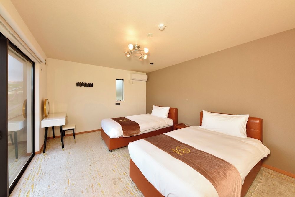 TYPE A, VILLA, MOUNTAIN VIEW, BALCONY, BATHTUB