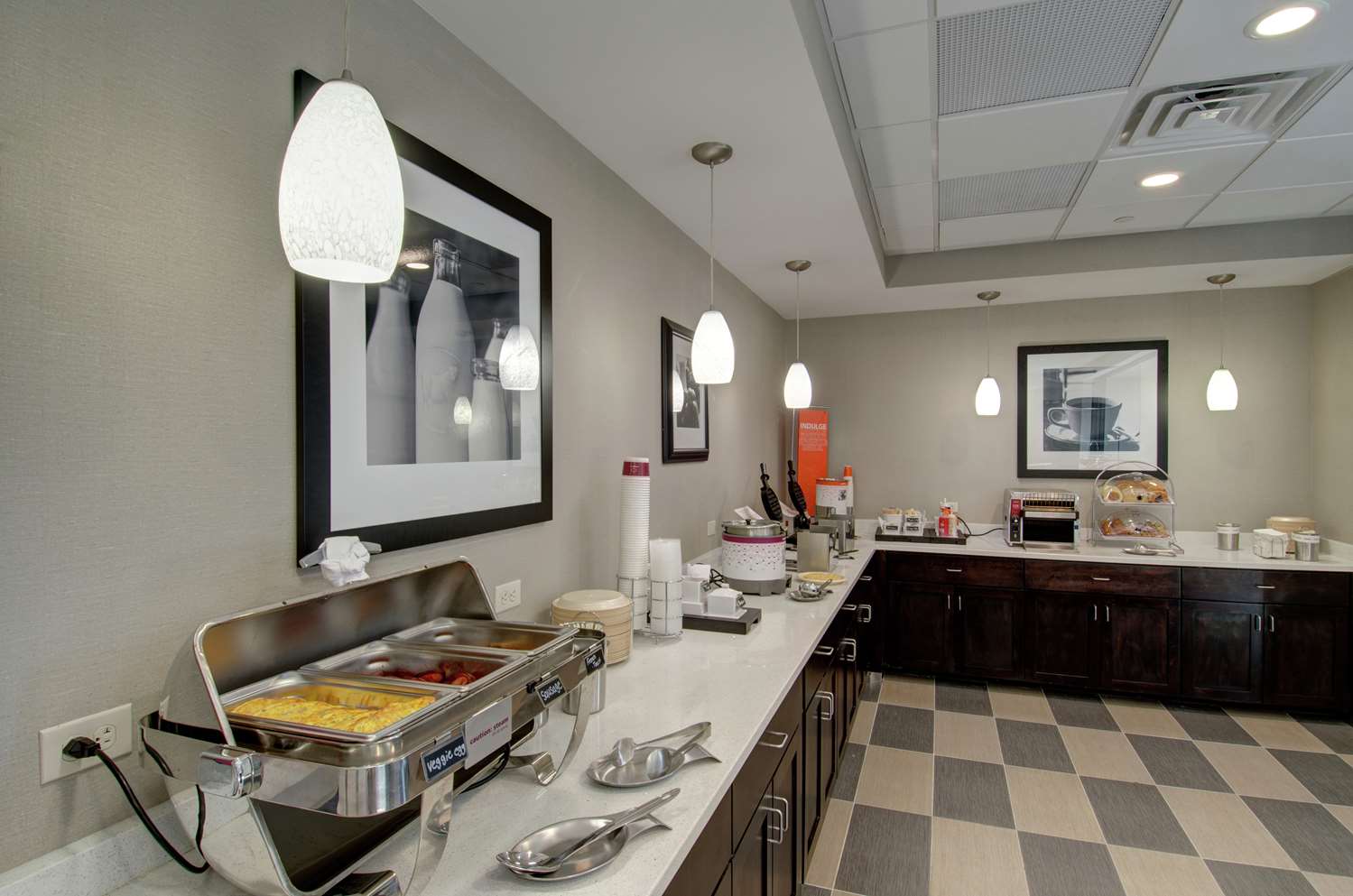 Hampton Inn And Suites Springfield Downtown 42/42
