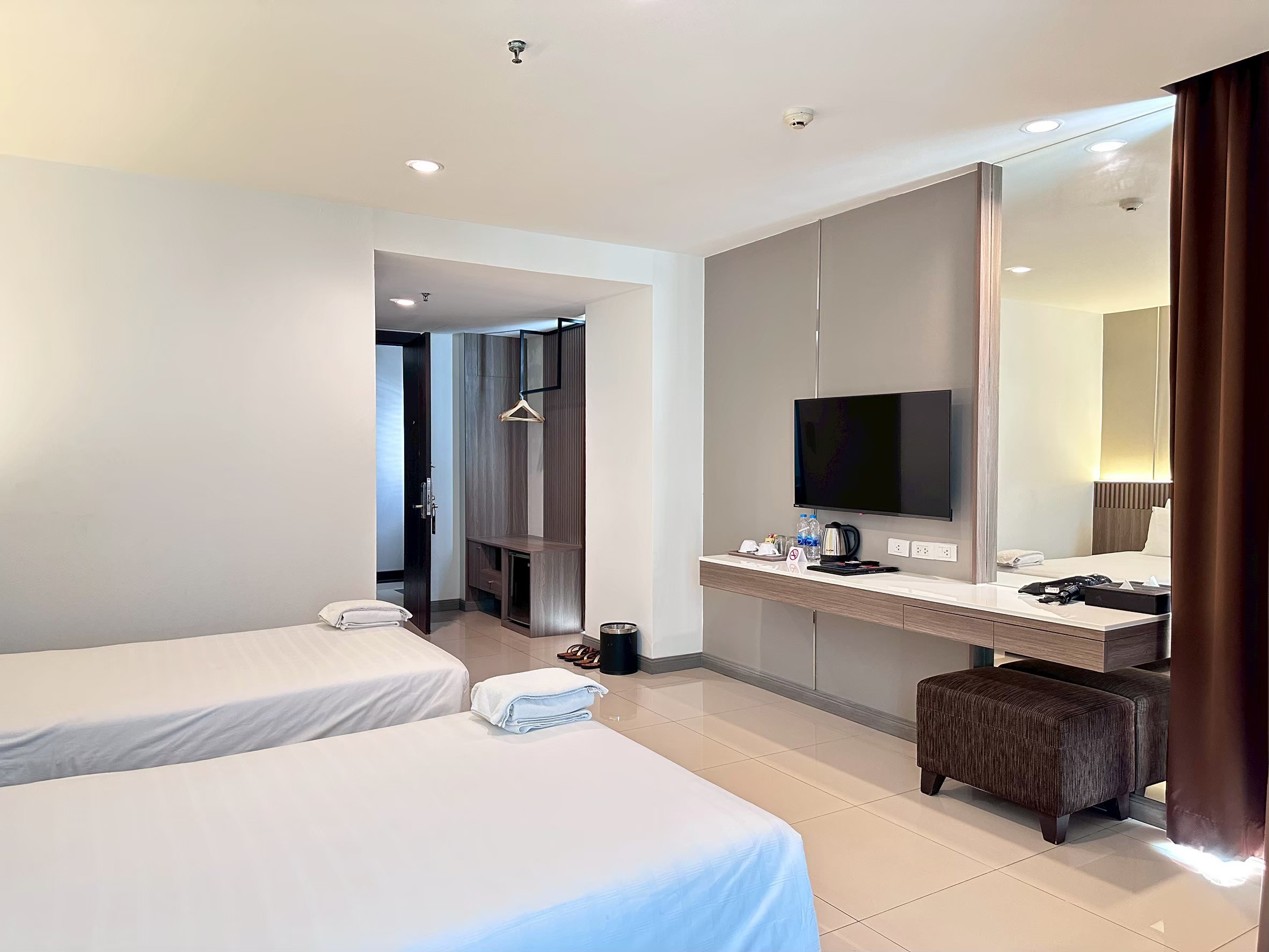 PREMIUM, TWIN BEDS