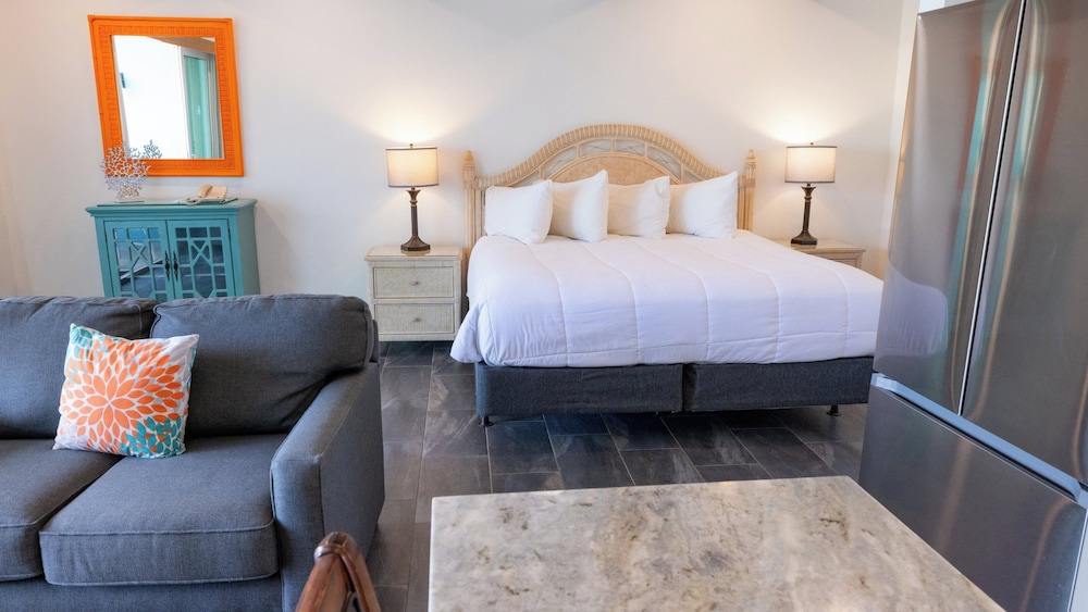 Studio, Suite, King Bed, Beach Front