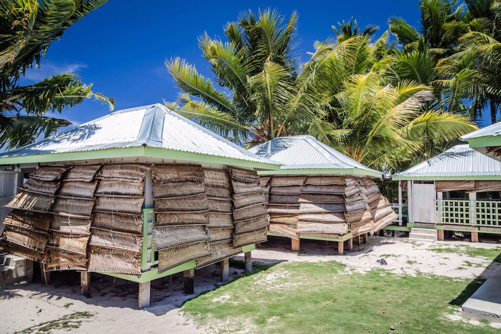 Tailua Beach Fale 5/29
