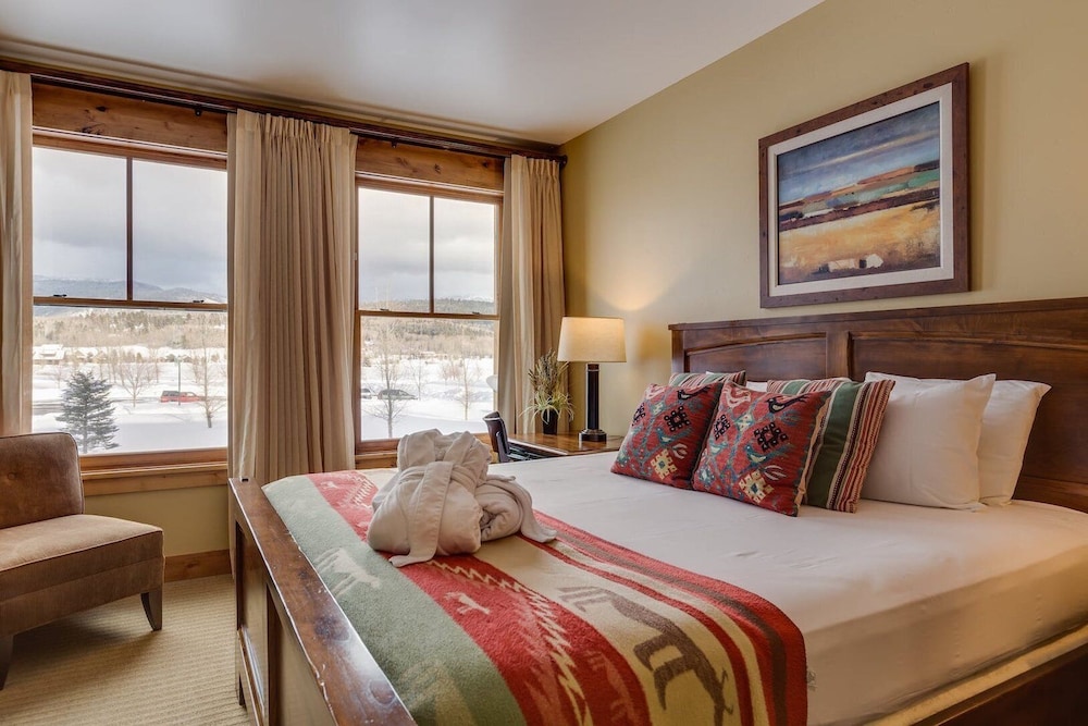 1 Bedroom, Luxury, Suite, King Bed, Murphy Bed