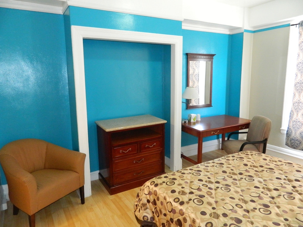 Admiral Hotel 24/56