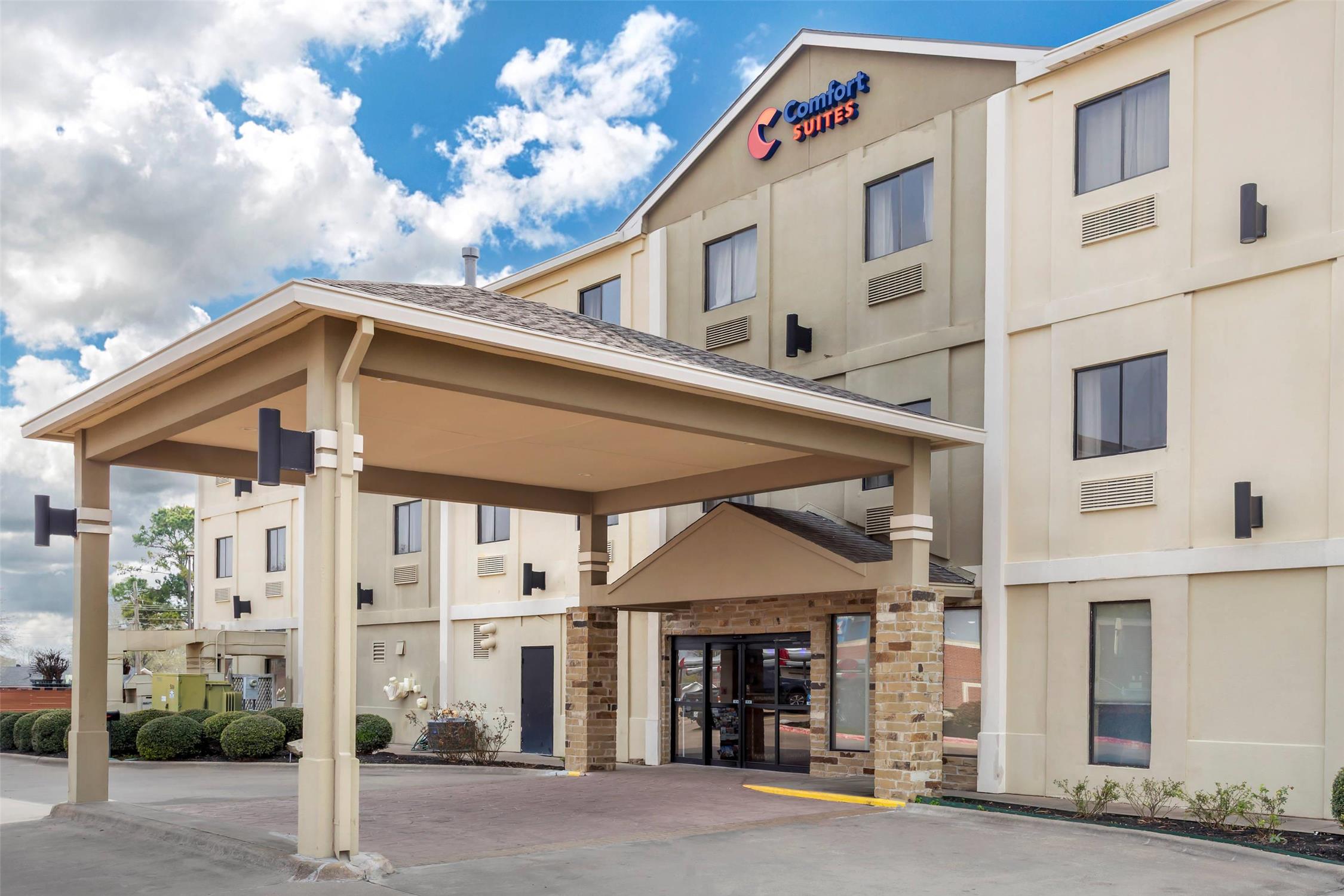 Comfort Suites Brenham, TX 21/23