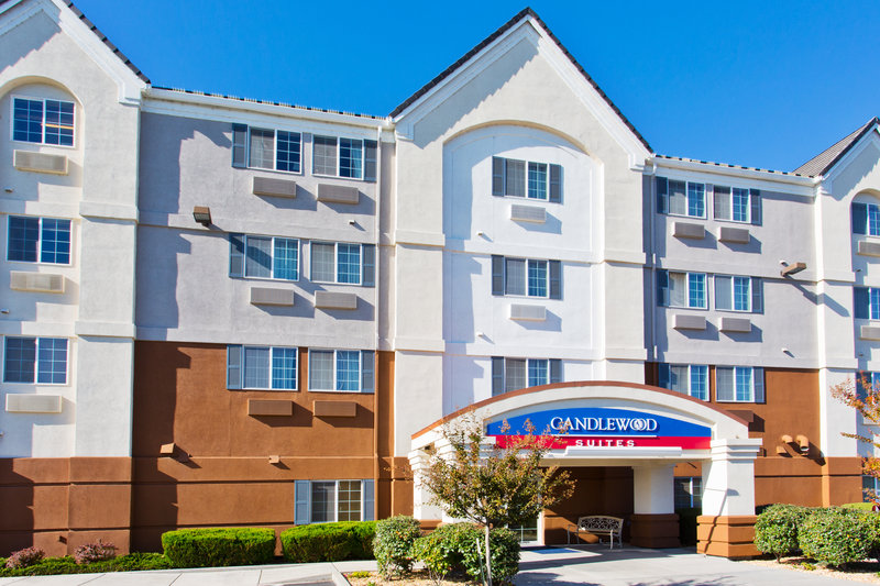 Candlewood Suites Medford 8/52
