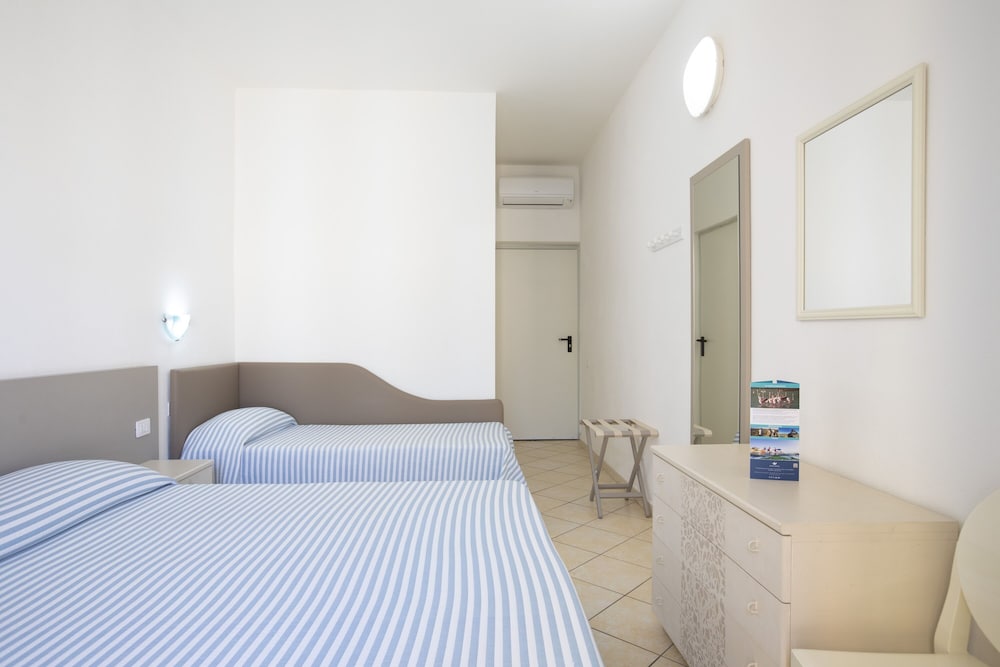 Muma Hostel 9/65