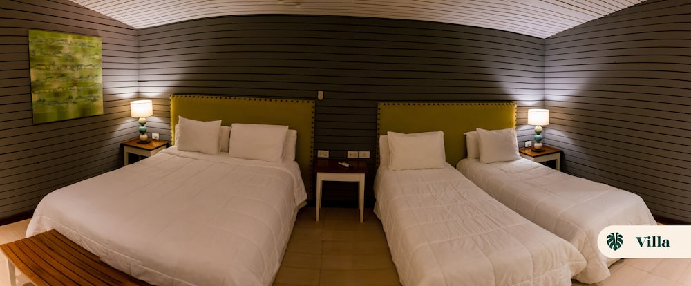 La Reserva Virgin Lodge 16/64