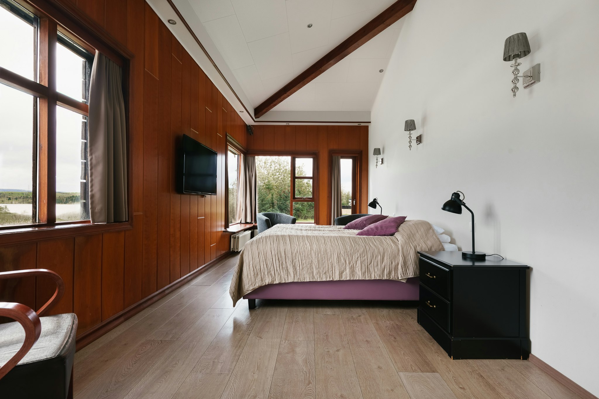 HOTEL KRIUNES 27/83