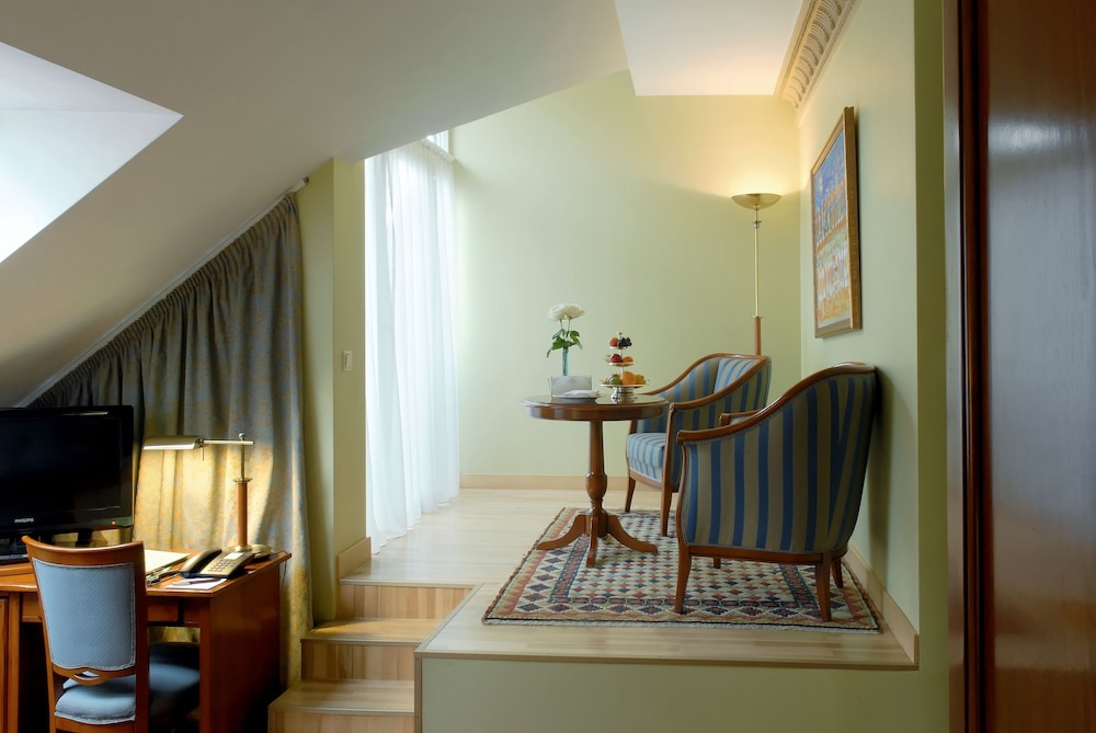 Grotthuss Hotel 25/78