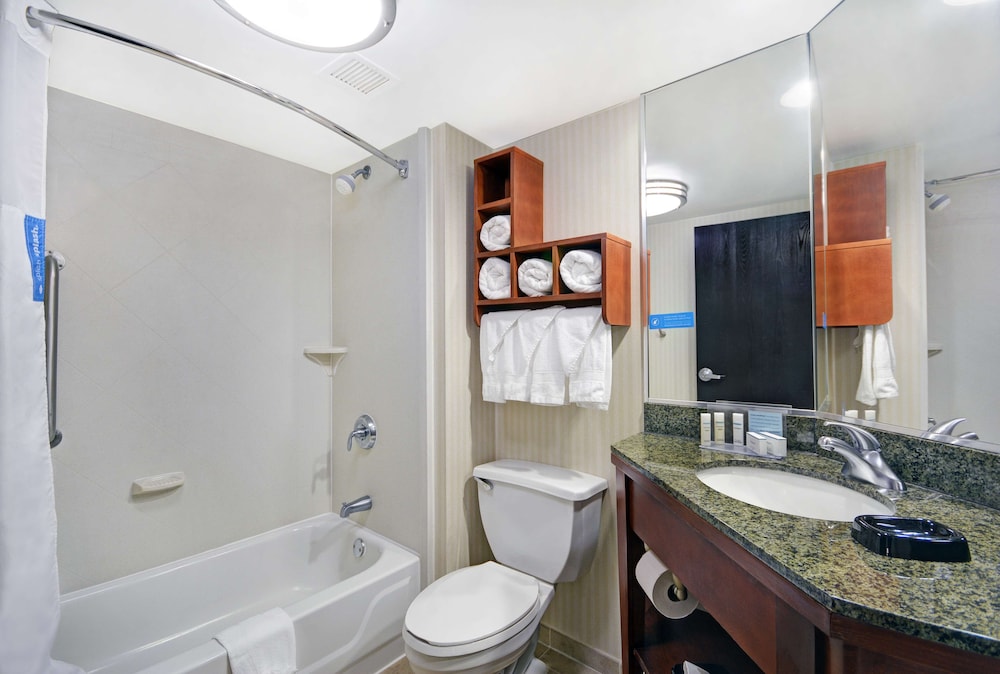 Hampton Inn Athens GA 13/70
