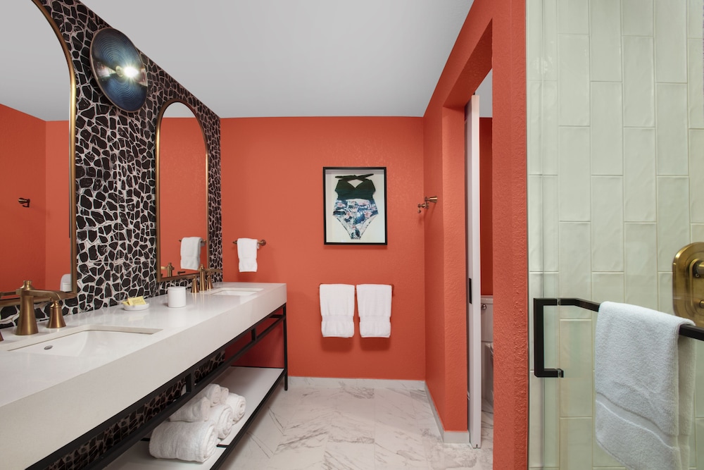 Bellwether Beach Resort 25/54
